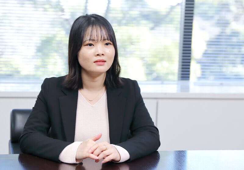 専門的な知識の習得に挑戦していきたい。 01